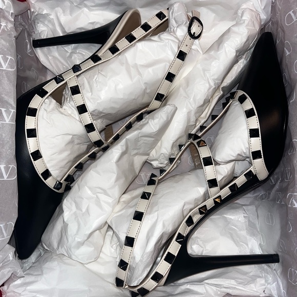 NWT Valentino Garavani Women's Rockstud Cage Leather Pumps - 150th Anniversary - Picture 5 of 13